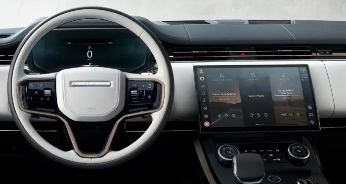 进口SUV神仙打架：路虎揽胜运动版和保时捷卡宴谁更强？