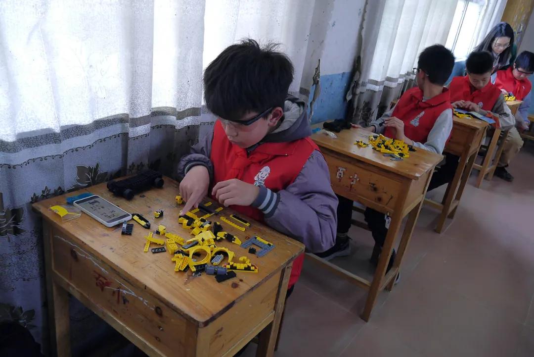 看见孩子的未来加特可广州“小小工程师”百顺学校站