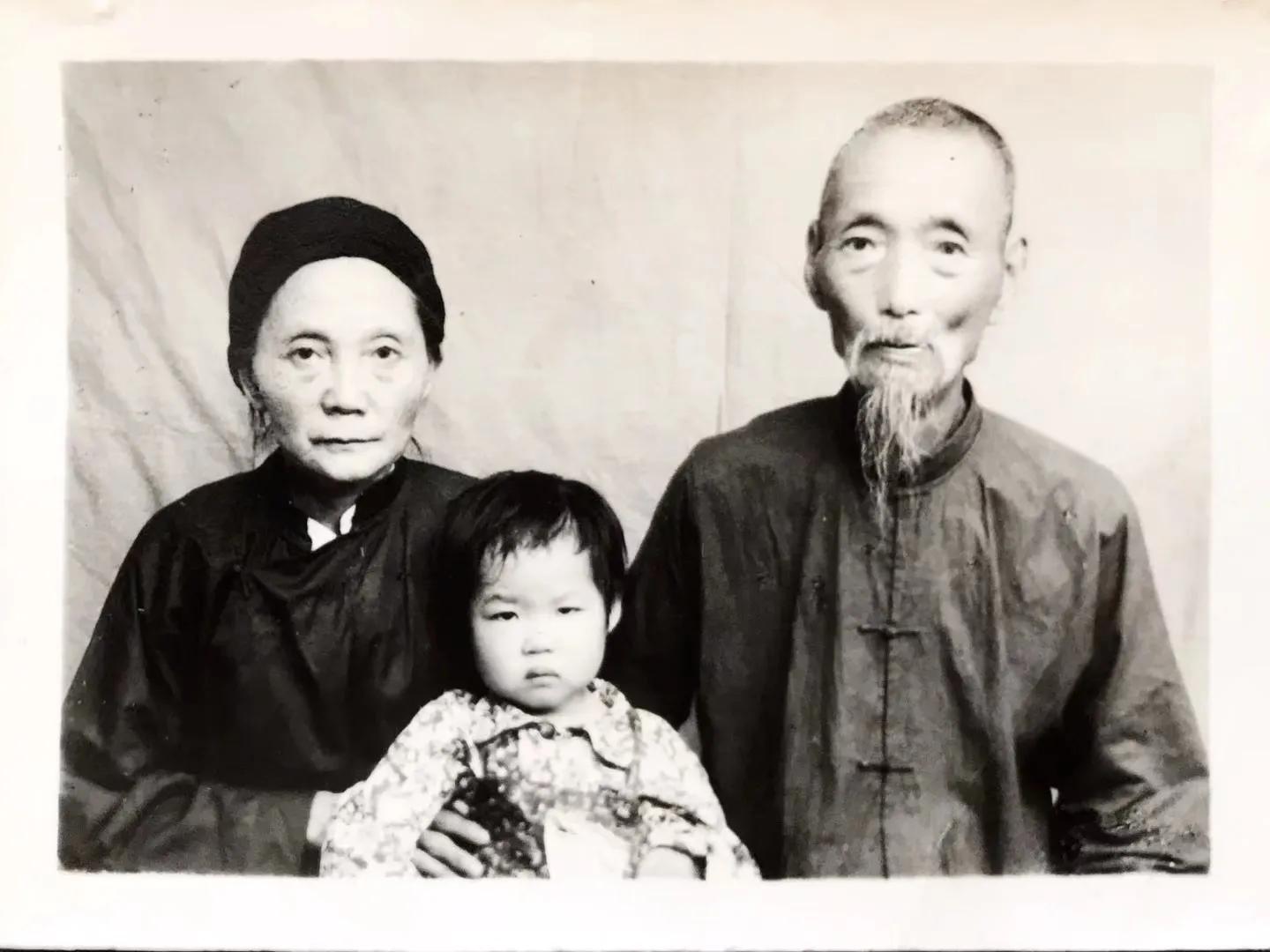 父辈的艰辛视频,感慨父辈的艰辛