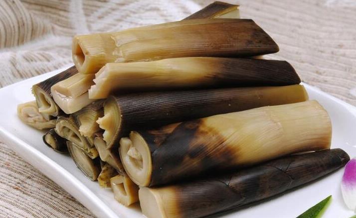 手剥笋别再花钱买了！聪明人都在家做，简单两步搞定