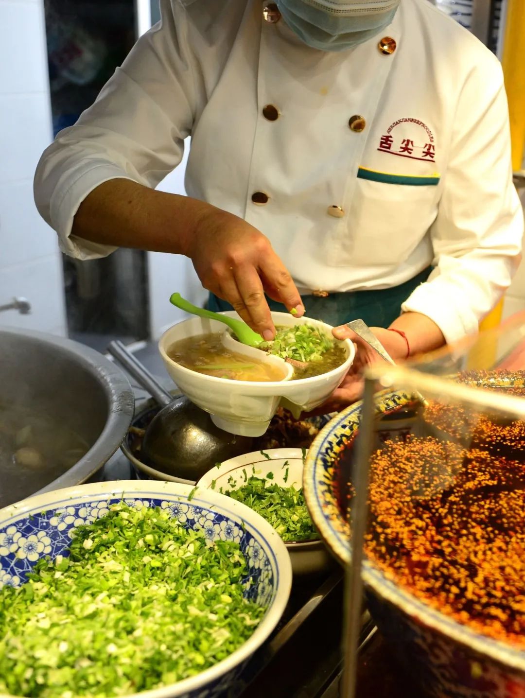 兰州牛肉面无限续面,兰州牛肉面是中国第一面吗