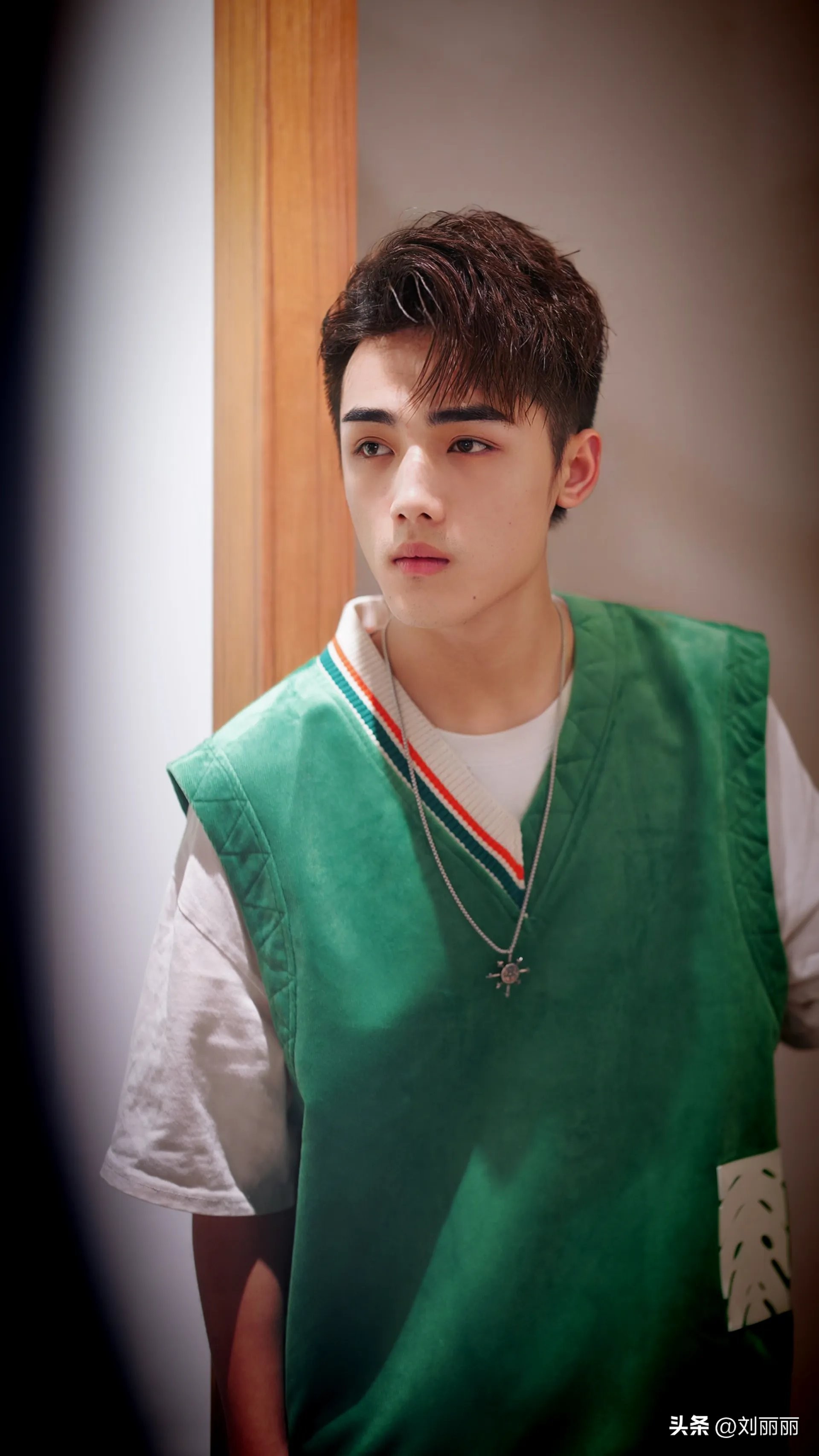 男士帅气发型每个男士都应该尝试,清爽帅气又好看的男士发型