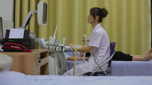 头胎刚满月又生二胎,头胎满月孕妇又要生产