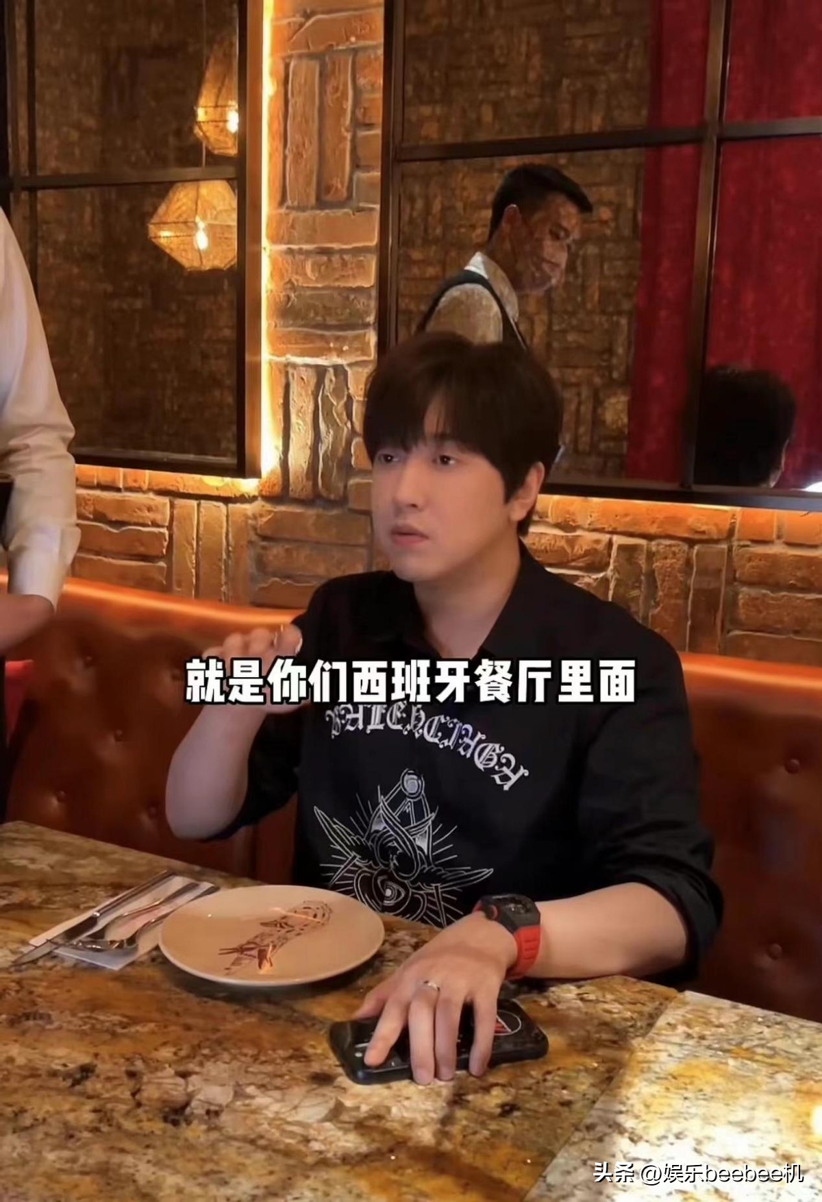 “土豪吃播”*冰白**,年收入保底7200万,创业头脑值得普通人学习