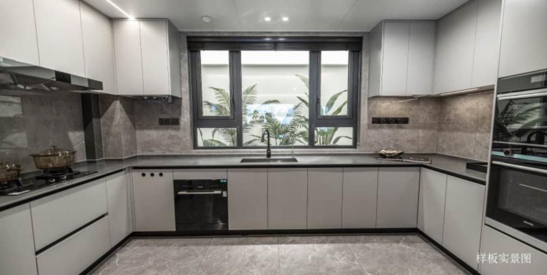 意外!时隔9年老盘跳涨2.1万/㎡,居然当天售罄了