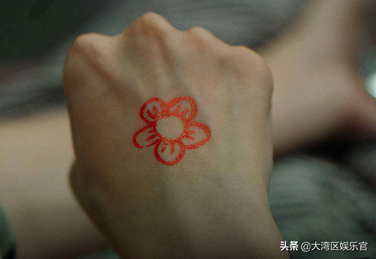 易烊千玺周冬雨星辰大海拍摄花絮,奇迹笨小孩易烊千玺首映图片