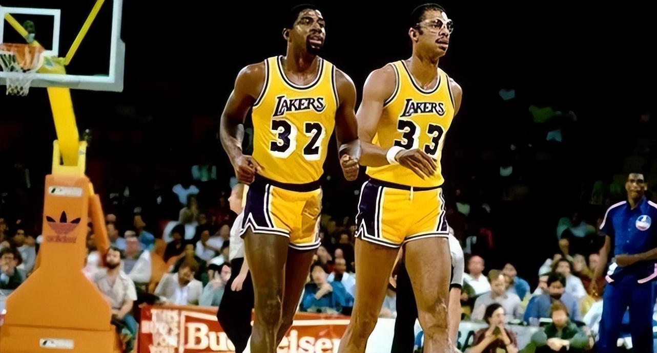 得到fmvp皮肤时最年轻的是谁,拿fmvp就是总冠军吗