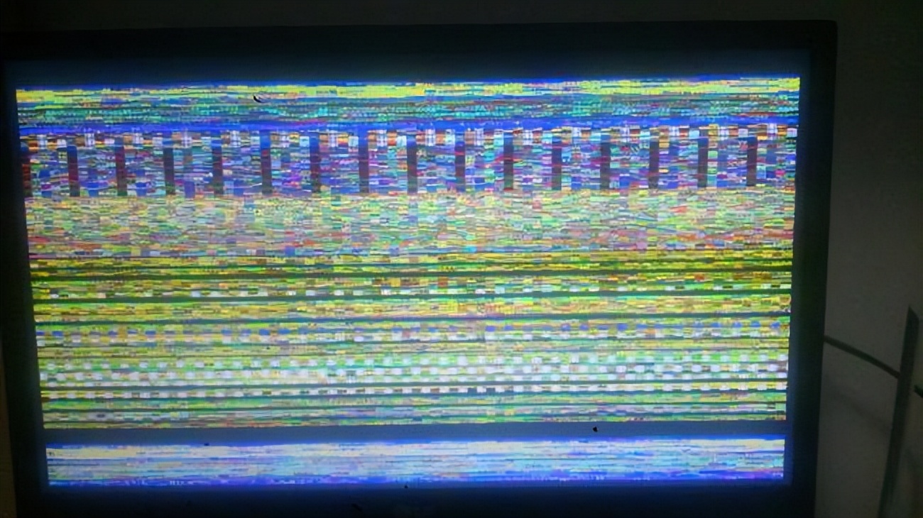 24寸显示器屏幕坏了值得修吗,联想笔记本屏幕坏了怎么连显示器