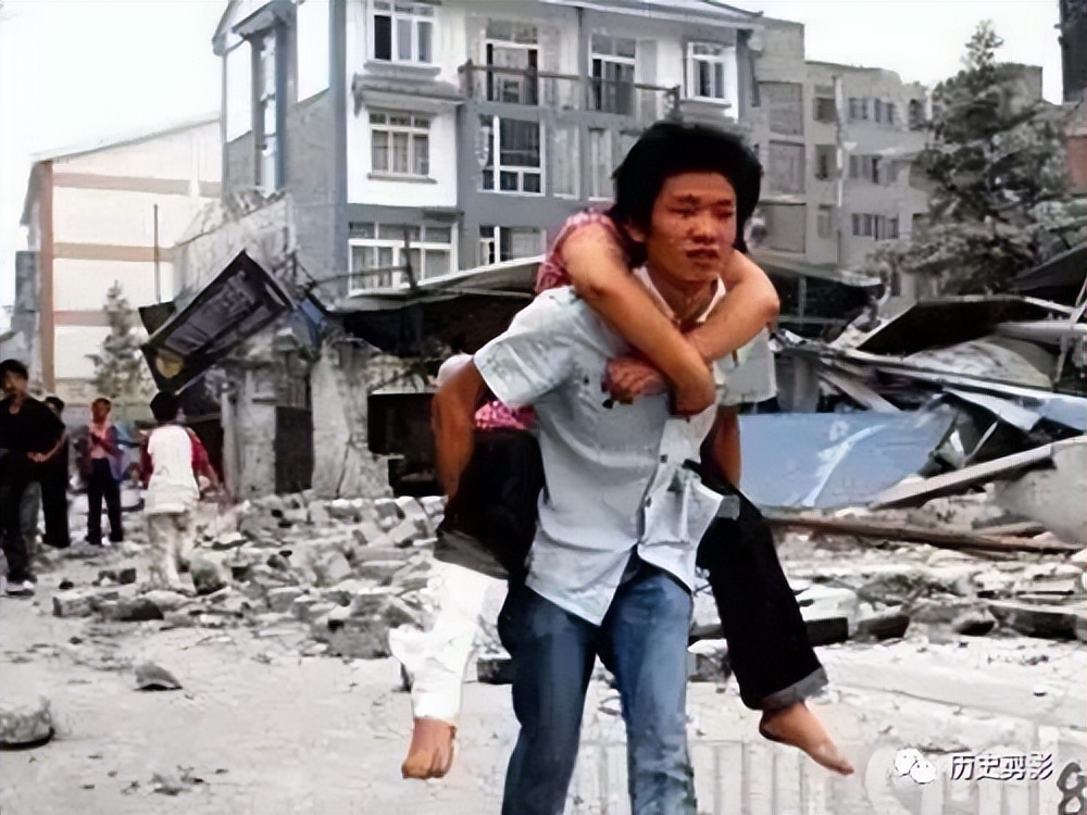 汶川地震十大催人泪下的照片,汶川地震12周年这些照片让人泪目