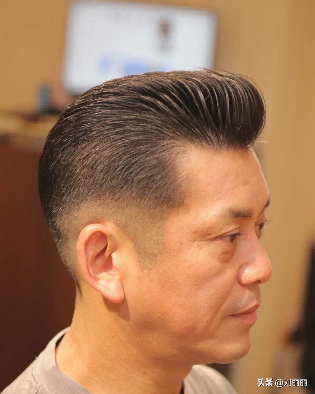 欧美短发型2021流行男士发型,40岁男士发型2021流行发型