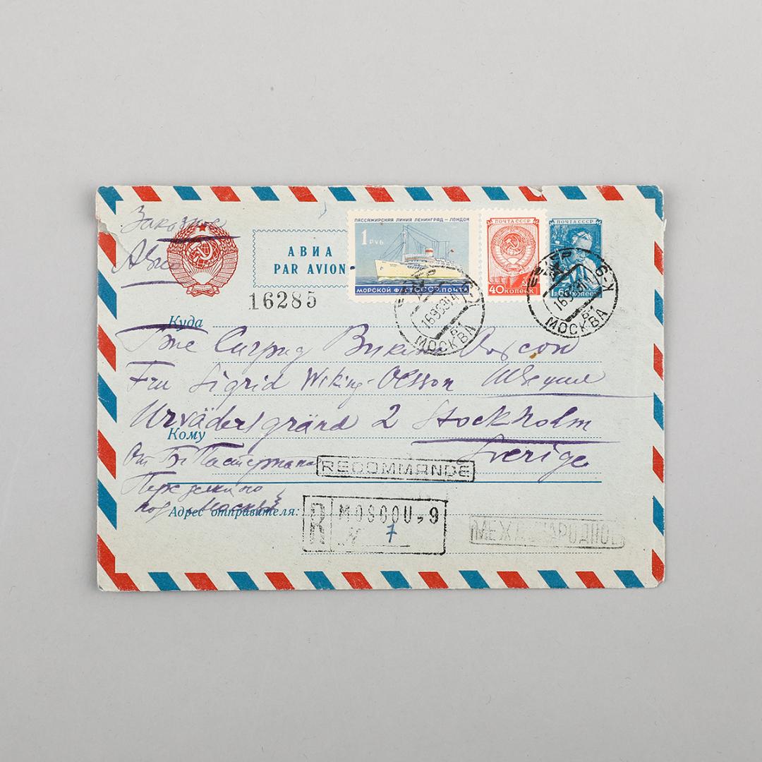 十二月拍|拥抱还是背离，都是在同一个世界里的选择