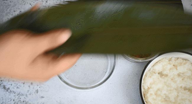 手残党怎么包四角粽子,六个月以上宝宝粽子做法