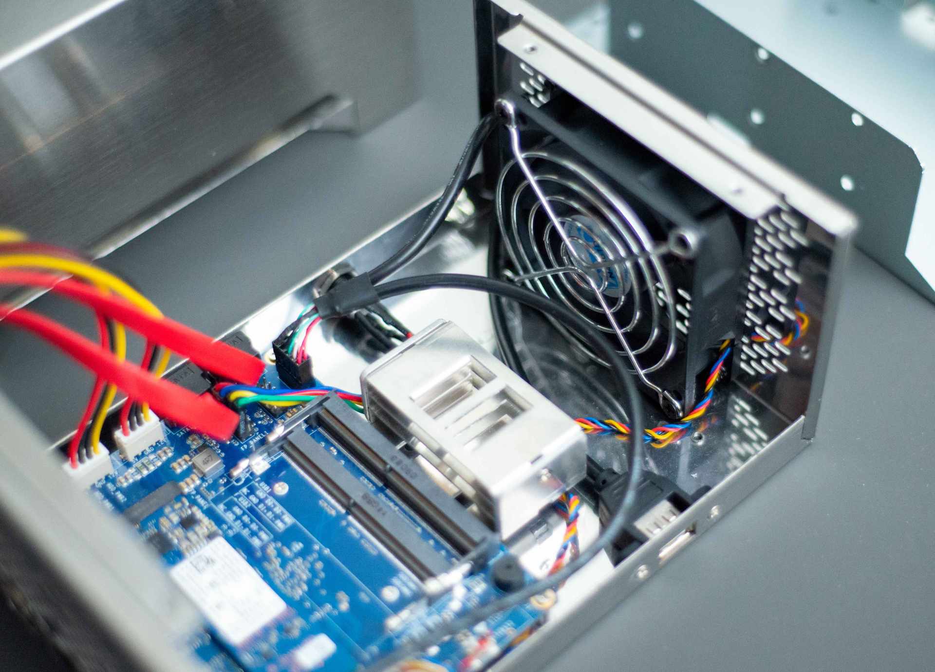 NAS中的性价比大杀器、预装四系统的AIO~铠晶T202P保姆级新手教程