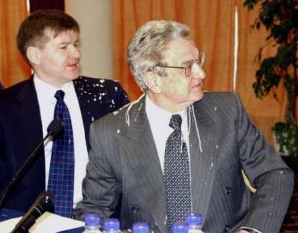 1997年索罗斯做空,1998年索罗斯做空香港股市