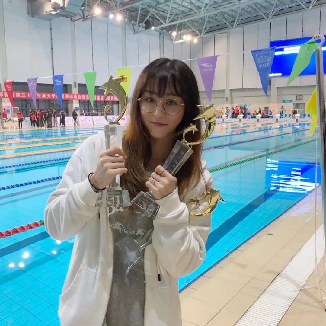 世界冠军在高校表演跳绳,世界冠军助阵表演视频