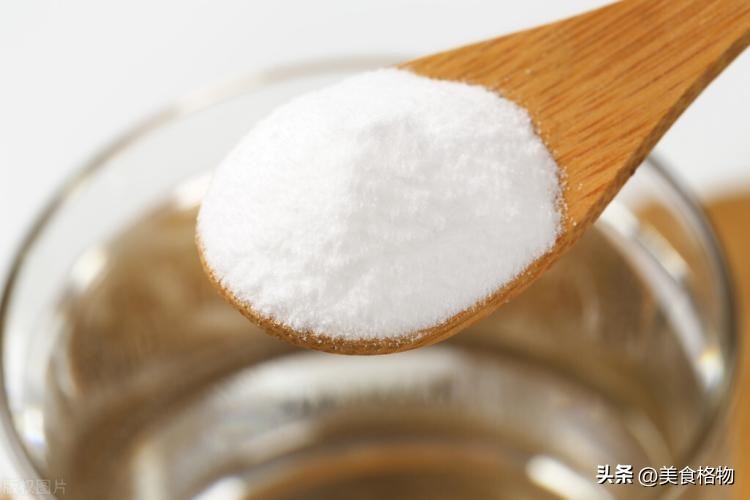 小苏打与食用碱的区别在哪里,食用碱跟小苏打有什么区别吗
