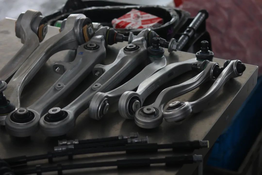 大众100万左右的车辉腾,重庆二手辉腾全面翻新修复