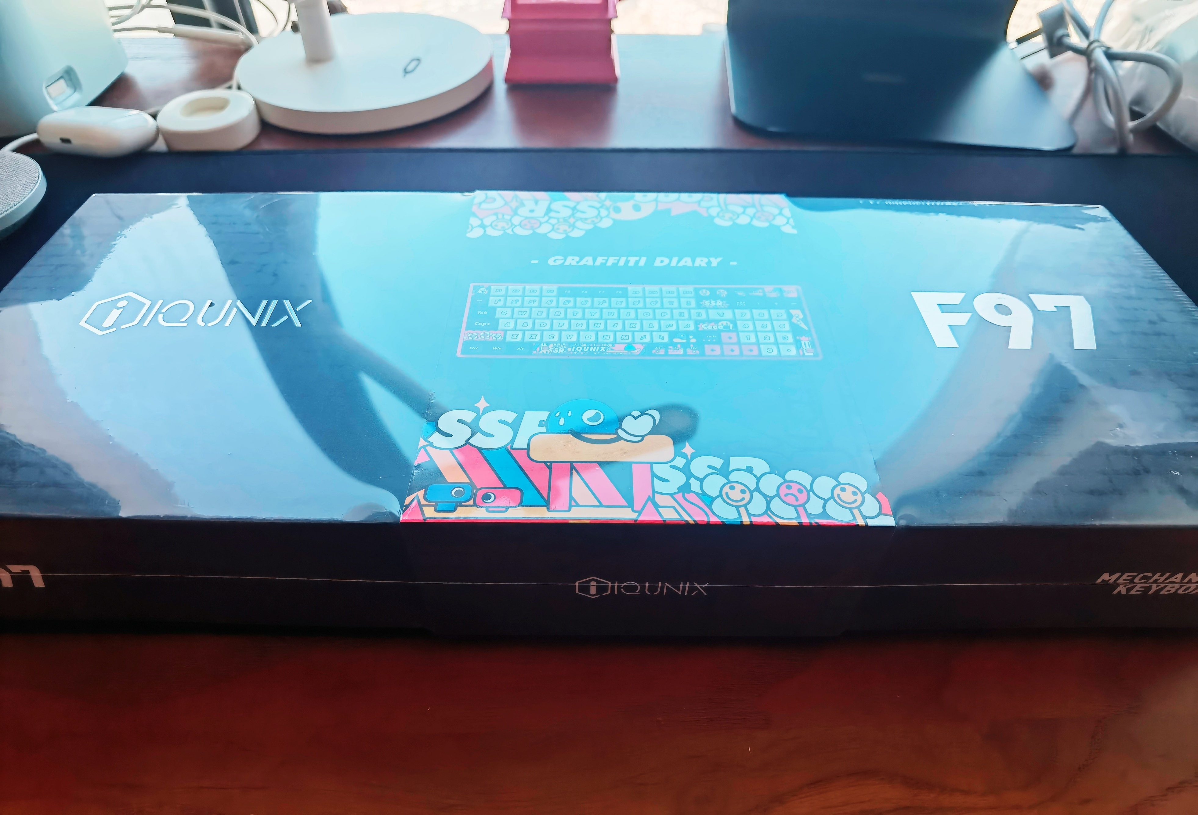 赛睿机械键盘开箱,朋克机械键盘开箱