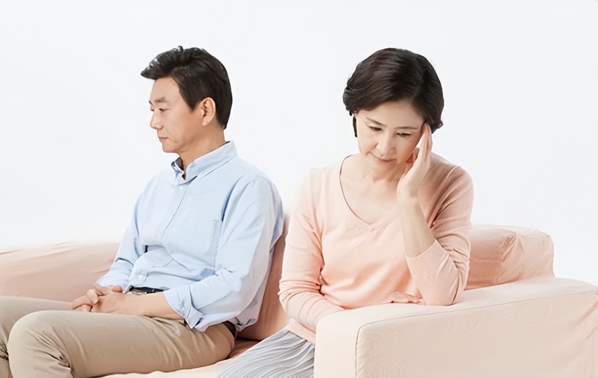 女性更年期“刚开始”和“快结束”，分别有啥表现？建议了解一下