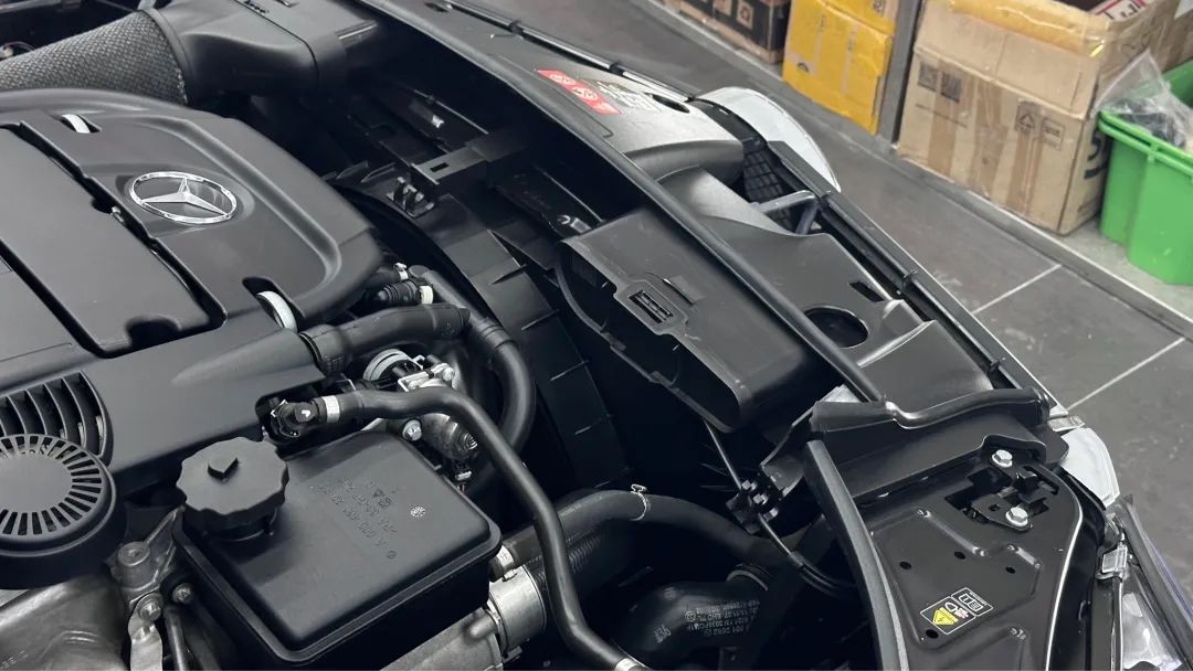 搞了辆“破烂不堪”的老款轿跑，进厂重造大翻新，满血复活变新车