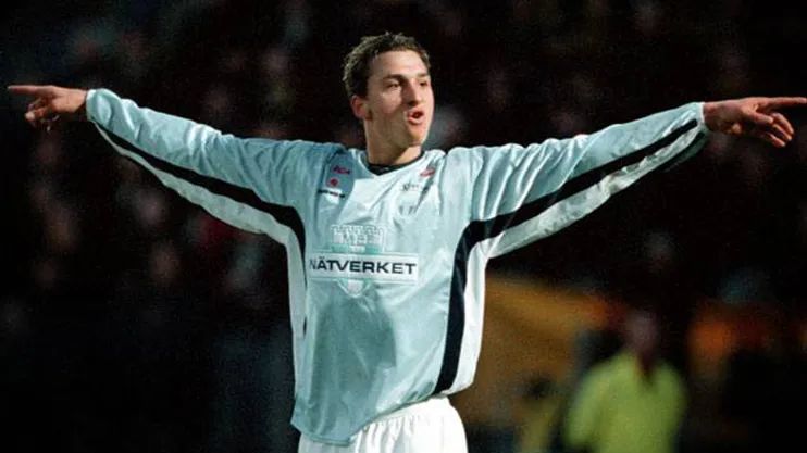 相爱20年不结婚，这对姐弟恋火了！网友：一物降一物，孤狼配悍妇