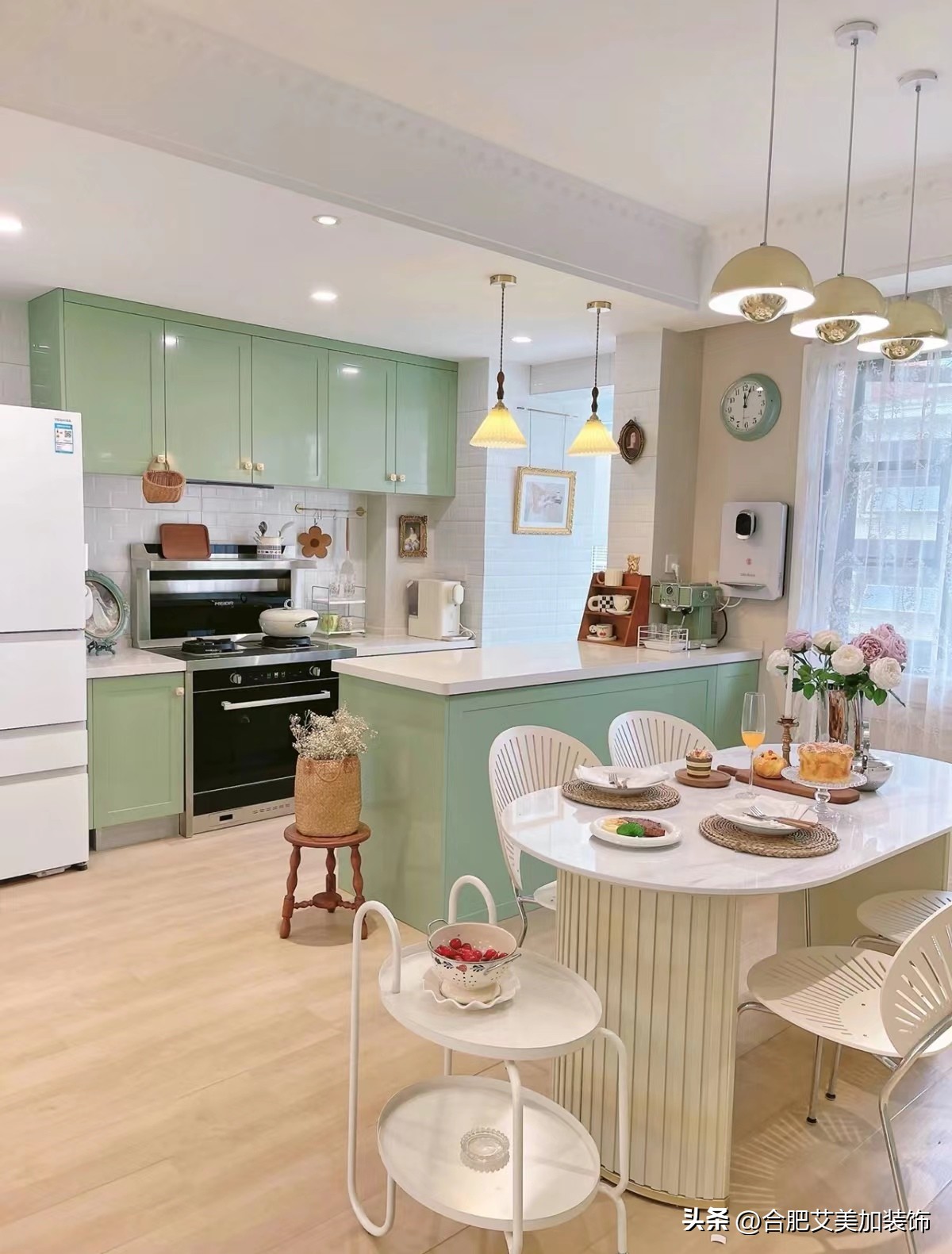 100平极简温馨轻奢风全屋效果,130平现代轻奢风满屏的高档居室感