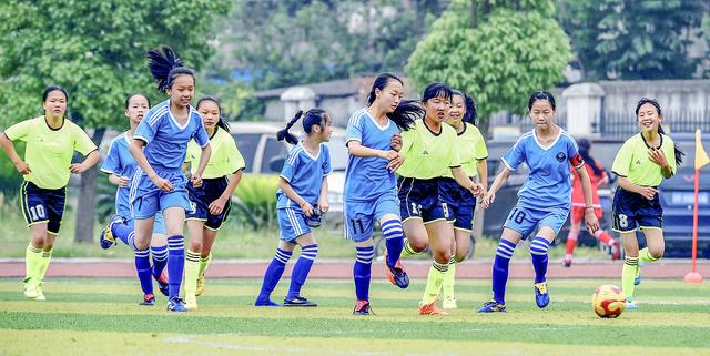 把足球纳入中国高考会怎样,高考足球新政策