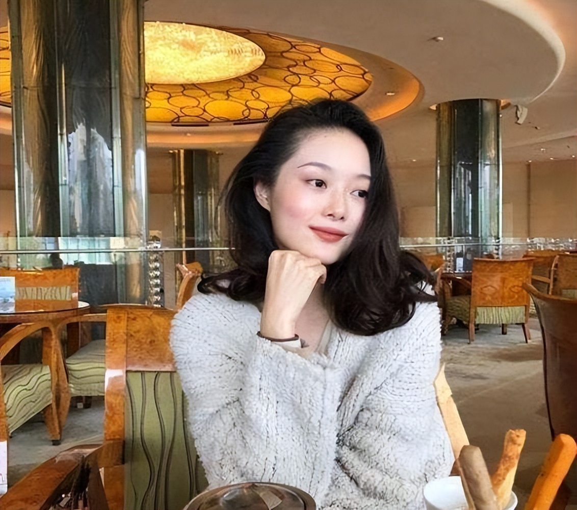 盘点有哪些明星在舞台上露过腹肌,假腹肌假翘臀