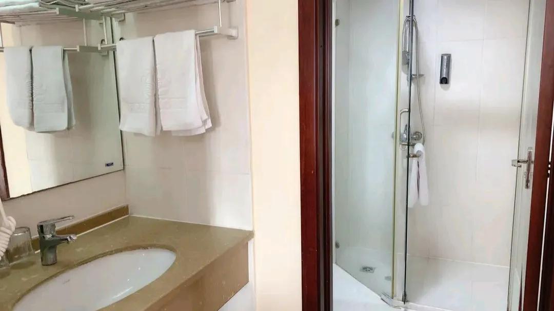 开宾馆一年挣15万还要做吗,开宾馆一年赚100万的真实事情