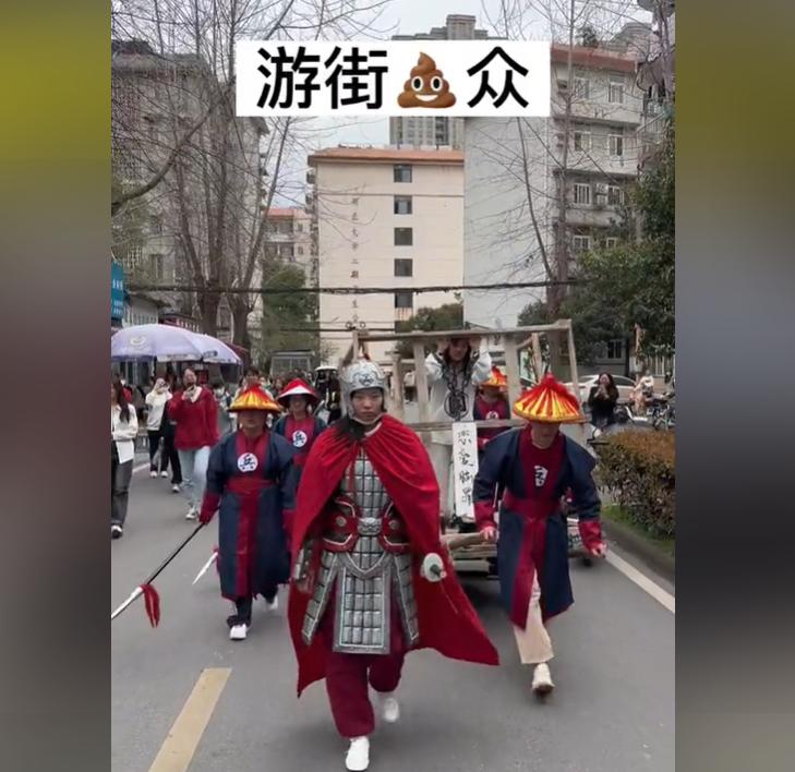 网红七颗猩猩轻松月入七十万,七颗猩猩保时捷