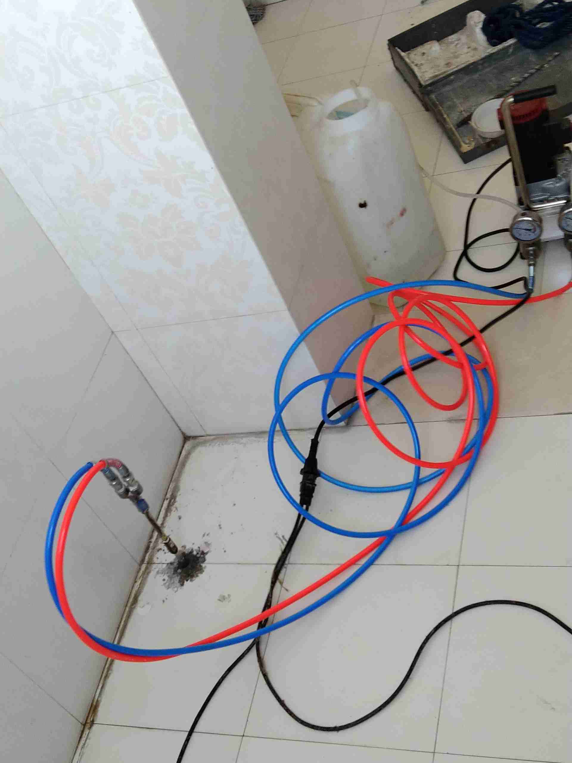 卫生间漏水免砸砖维修方法大全,卫生间漏水不砸砖维修详细教程