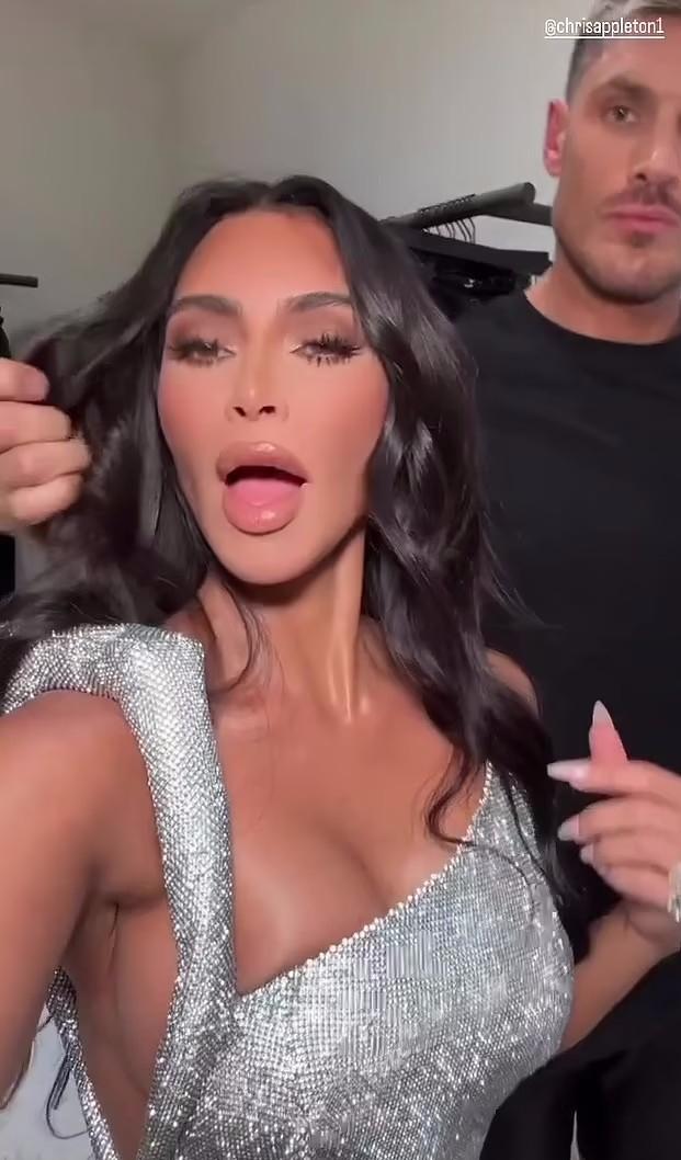 金卡戴珊优雅照,金卡戴珊惊艳美照带货口红