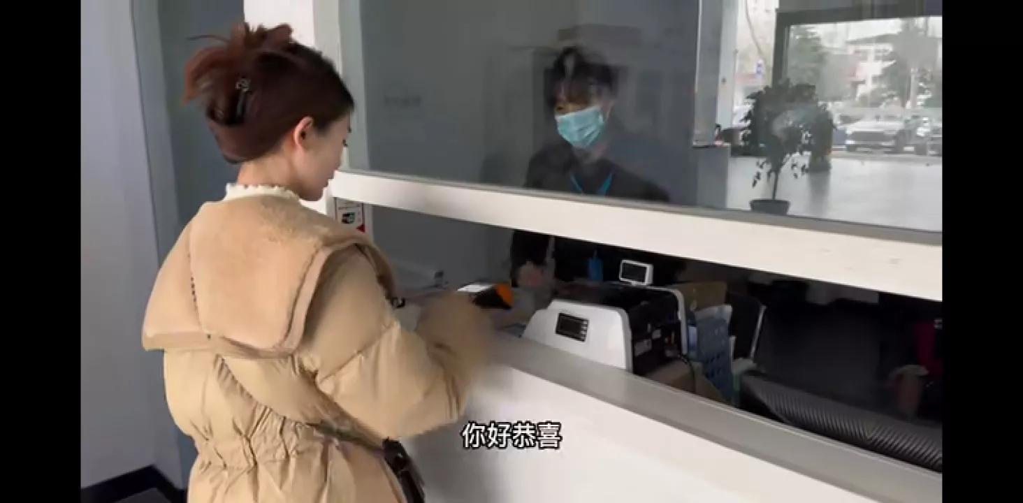 橘子带小贤去看房,橘子去看望小贤