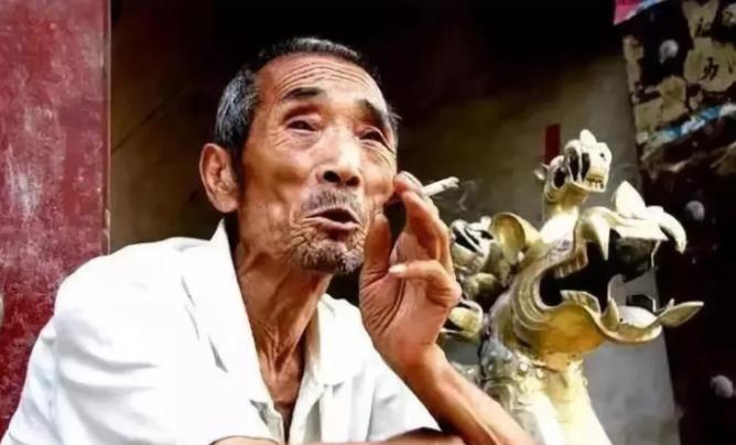 河南一老人带村民造假,河南老汉带领全村造假