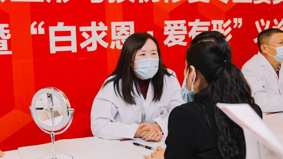 倍感荣幸倍受鼓舞,倍感荣幸备受激励