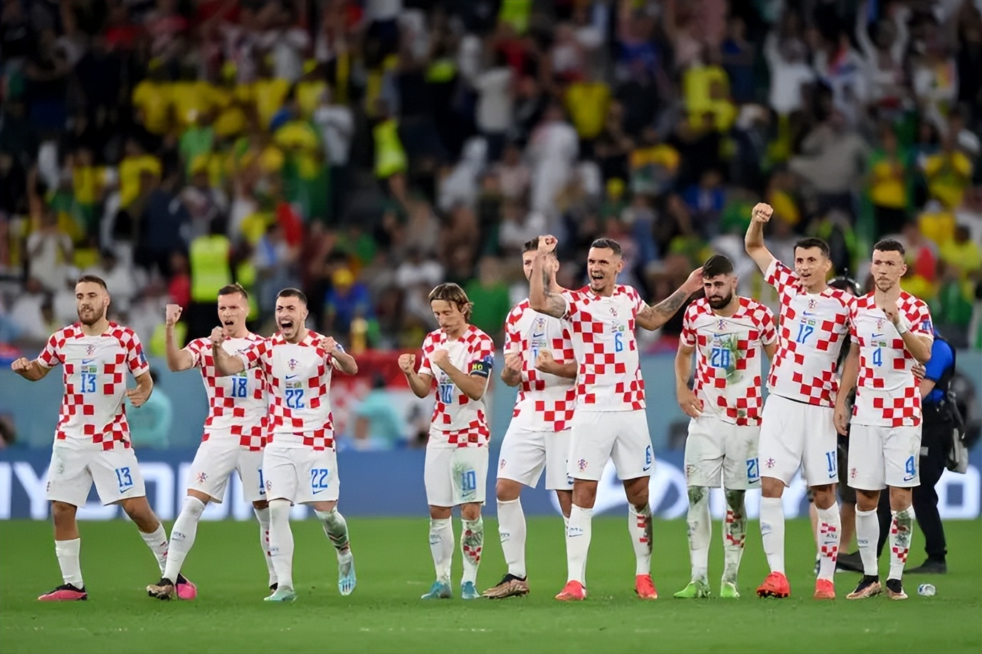 足球诗人贺炜老师合集,足球解说员贺炜真正的英雄主义