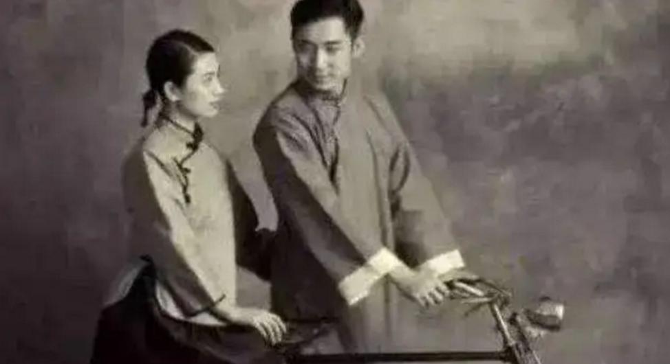 袁行恕的龙凤胎儿子干啥的,袁行恕有几个孩子