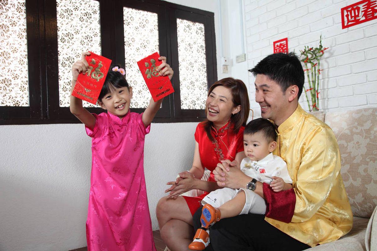 亲戚给小孩红包怎么教孩子,给小孩红包怎么高情商的处理