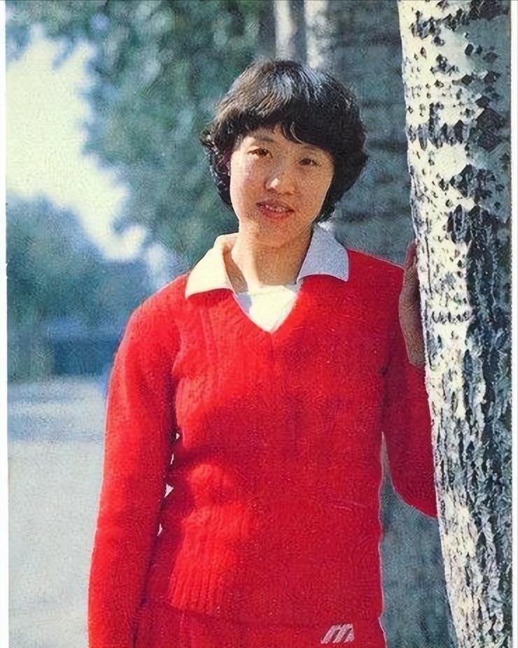 排球队张蓉芳近况 (原中国排球明星张蓉芳近况)