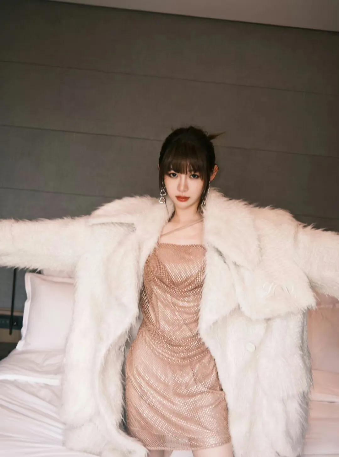 张丹峰洪欣风波后首次合体亮相,张丹峰洪欣各种晒娃引婚变猜想