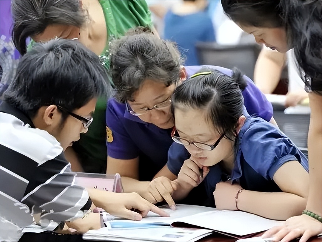 除了师范和医学还有哪些热门专业,医学方面比较热门的专业有哪些