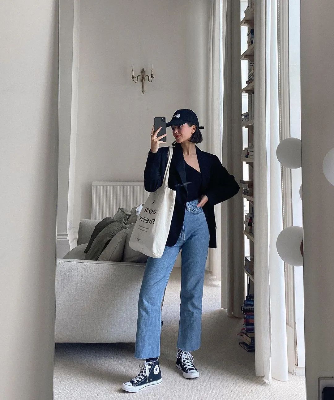 “穿越”到欧洲街头，我发现时髦的普通人们其实在穿这三双鞋子！