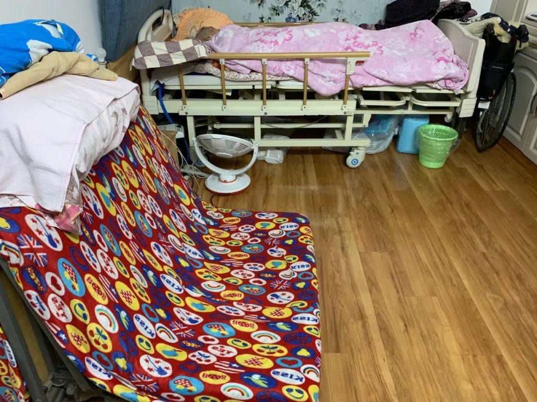 为卧床老人洗澡,为老人冬季洗澡每周几次