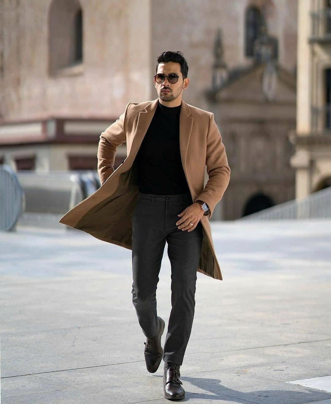 黄色成熟的毛呢大衣搭配,男人要想穿得酷