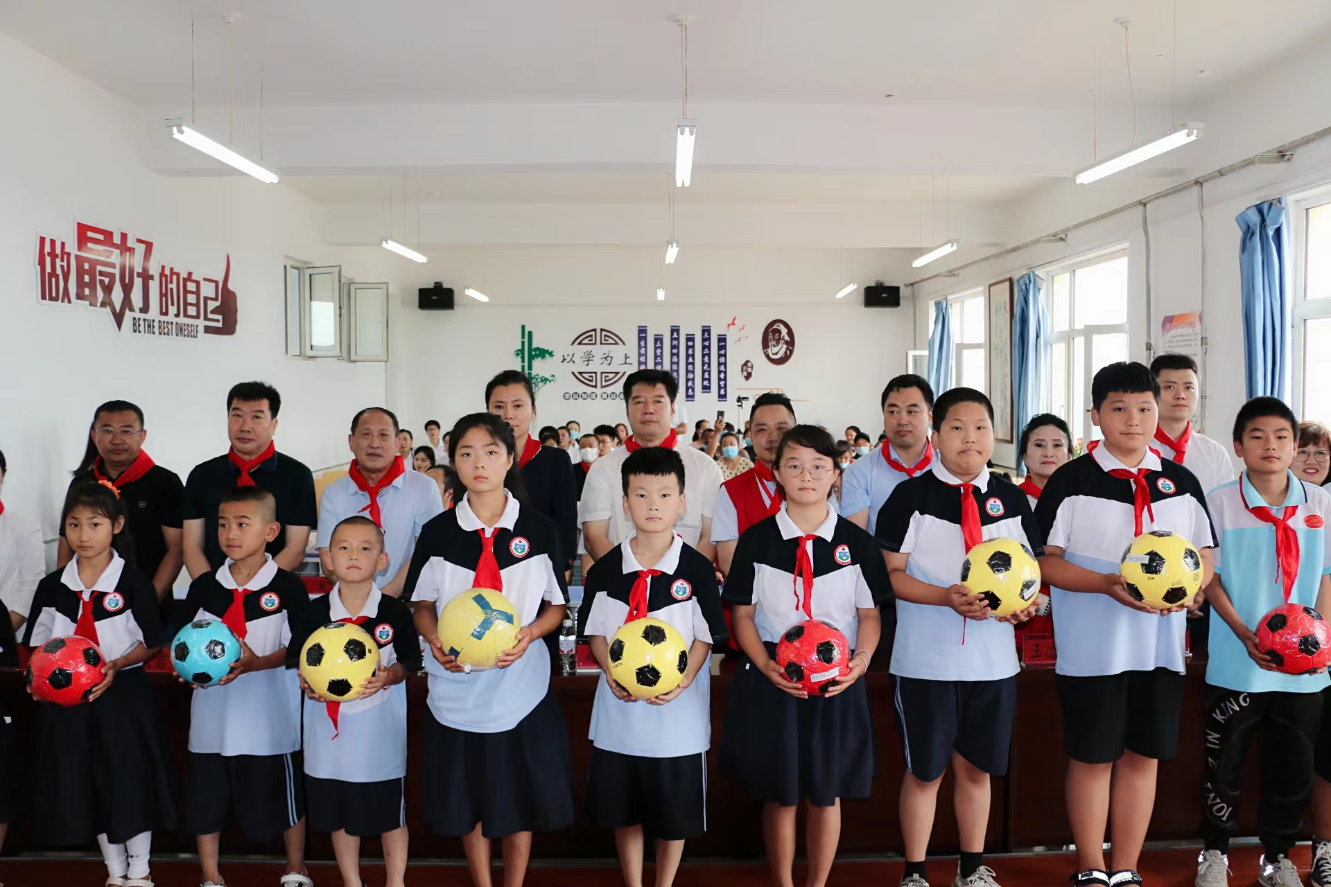 爱心汇聚书香传递,爱心汇聚希望