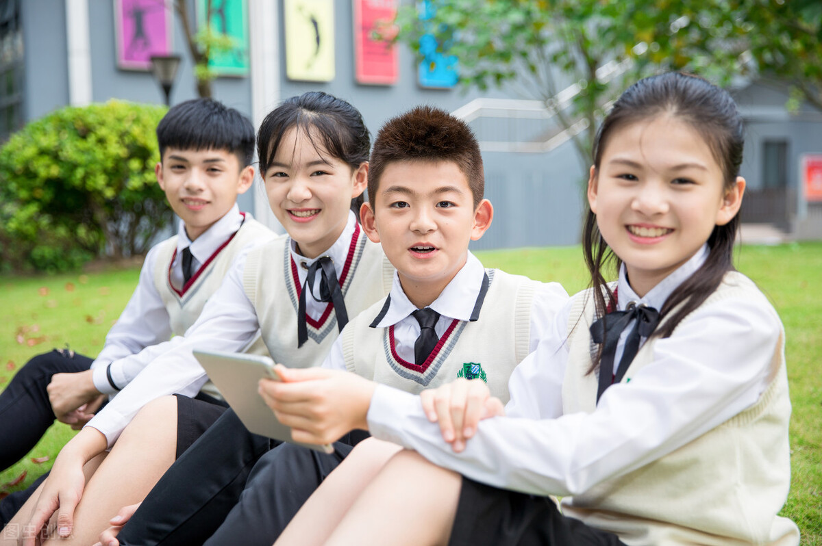 遇到品行不端学生老师的心态,老师对成绩差的学生是什么态度