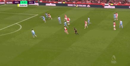 英超曼城3-1击败伯恩利,英超曼城2:1反超