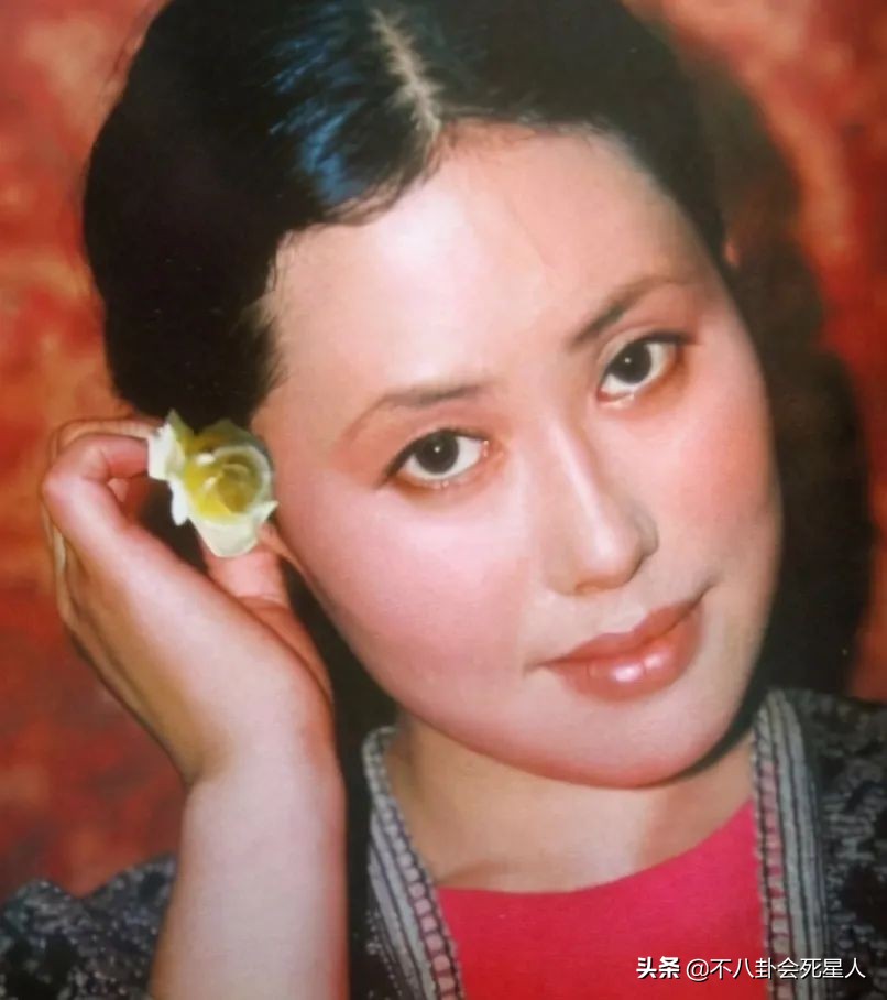 年过三十的女明星今昔对比图,今昔对比70后女星