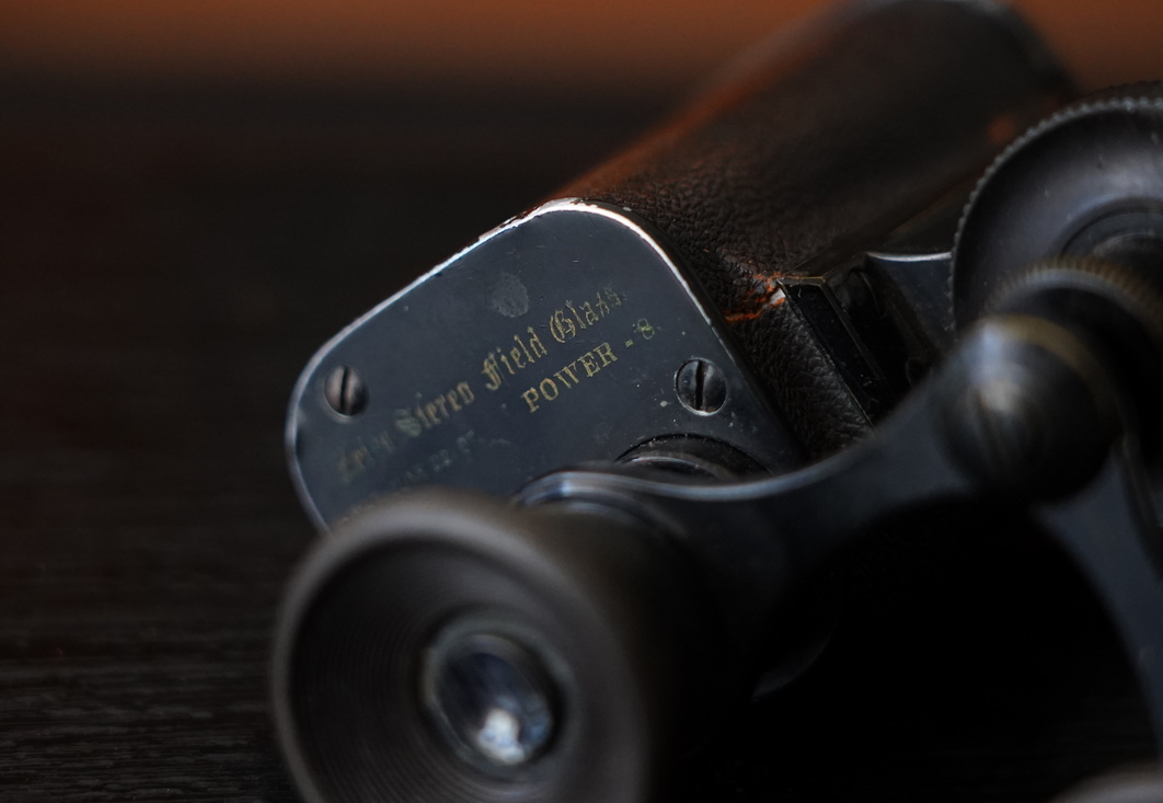 收藏了30年的望远镜,二战时期的军用高倍望远镜
