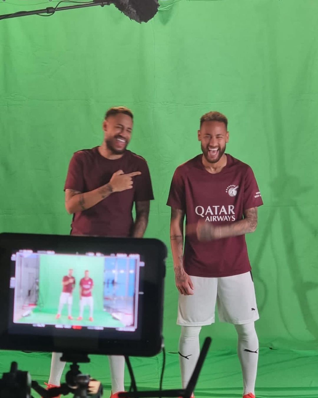 内马尔伪装成路人秀球技,假扮明星内马尔出街